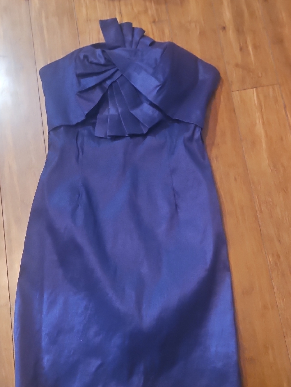 Romeo & Juliet Couture Strapless Dress in Metallic Purple